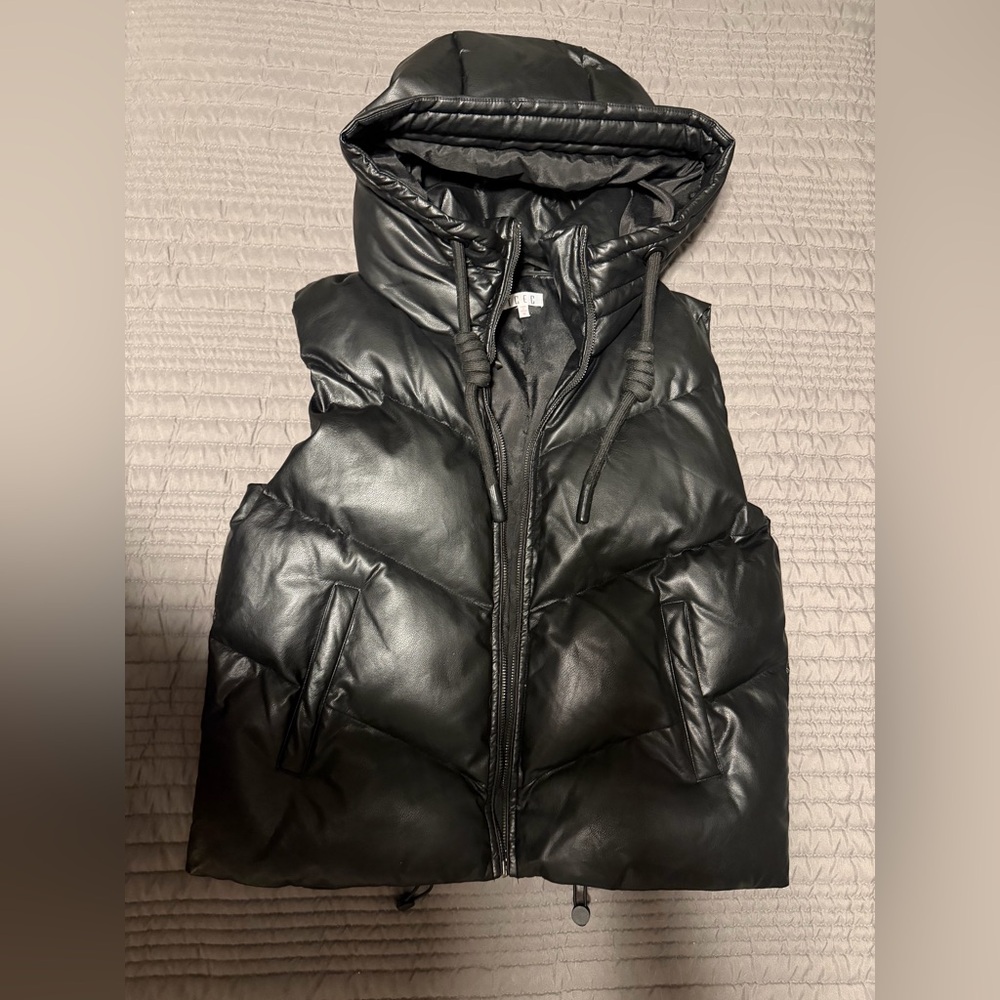 TCEC Black Quilted Vest with Hood